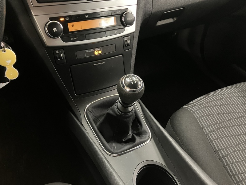 Toyota Avensis vaihtoauto