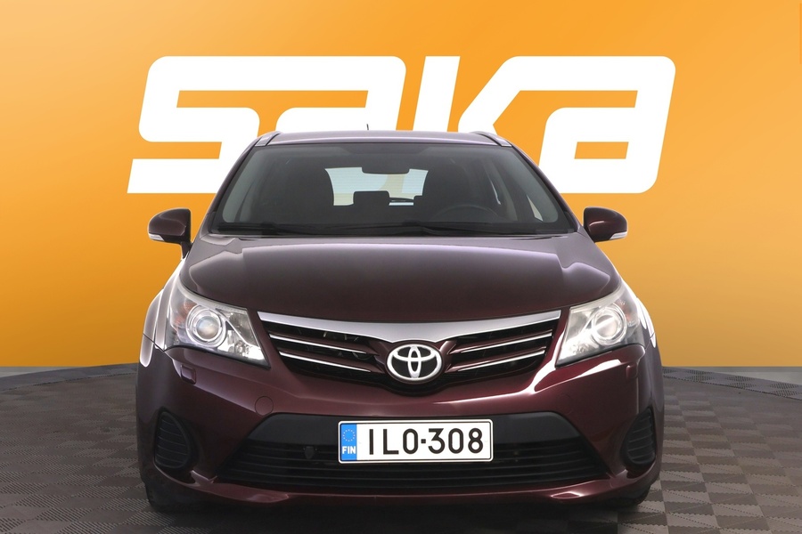 Toyota Avensis vaihtoauto