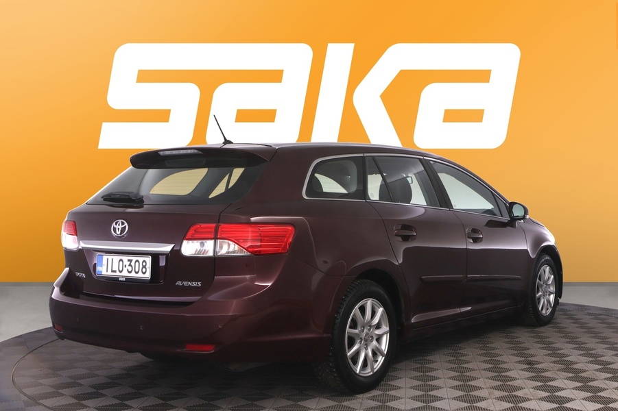 Toyota Avensis vaihtoauto