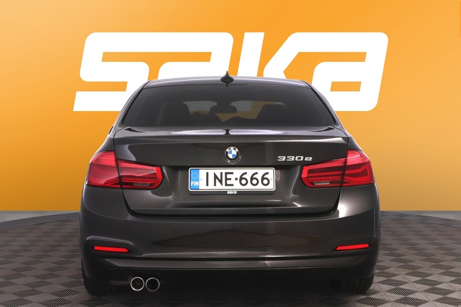 BMW 330 vaihtoauto