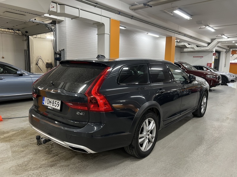 Volvo V90 Cross Country vaihtoauto
