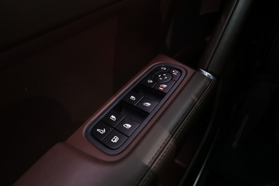 Porsche Cayenne vaihtoauto