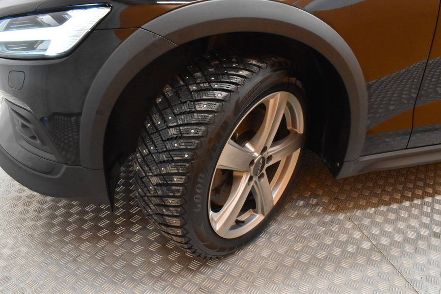 Volvo V60 Cross Country vaihtoauto