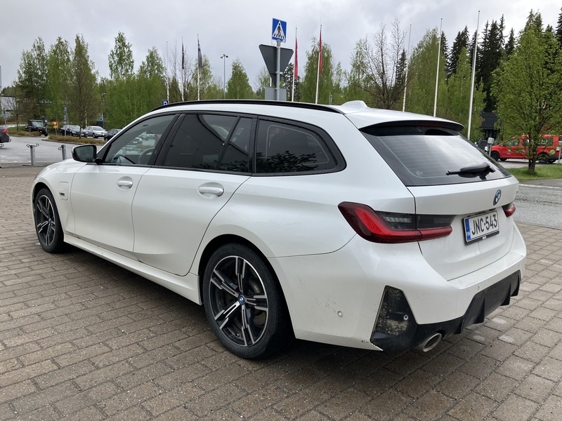 BMW 330 vaihtoauto