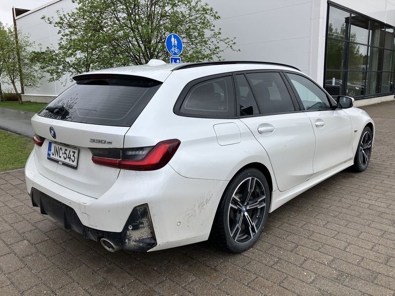 BMW 330 vaihtoauto
