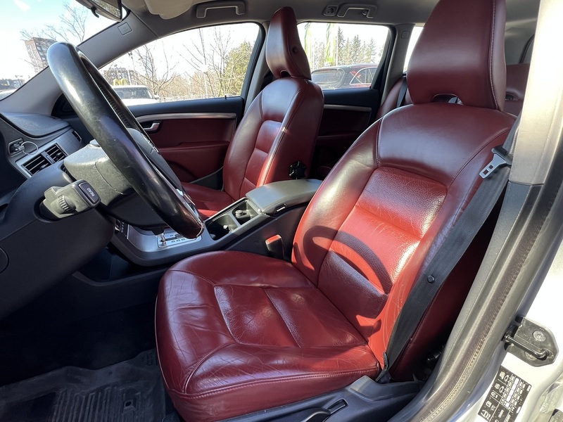 Volvo V70 vaihtoauto