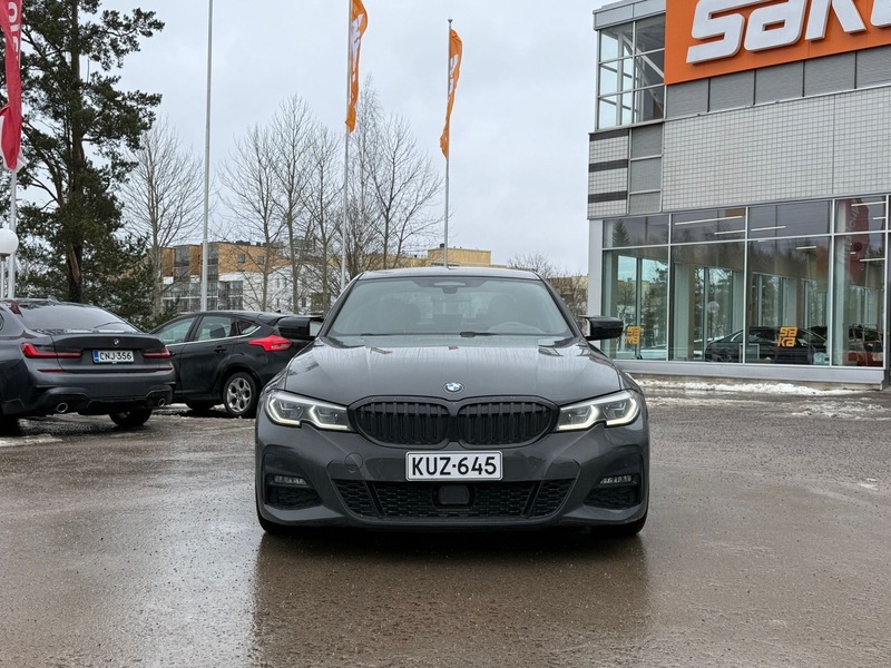 BMW 330 vaihtoauto