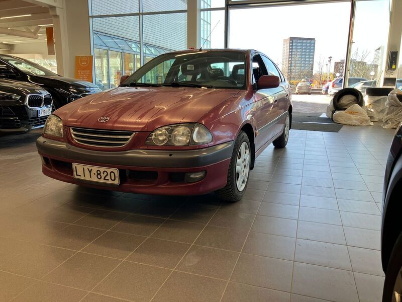 Toyota Avensis vaihtoauto