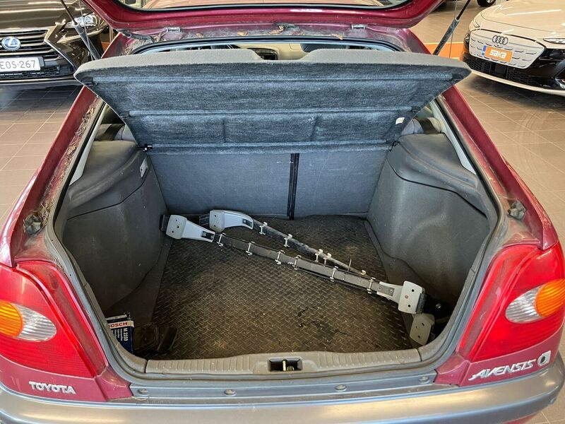 Toyota Avensis vaihtoauto