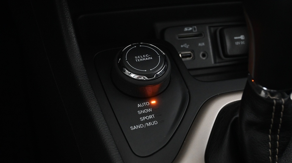 Jeep Cherokee vaihtoauto