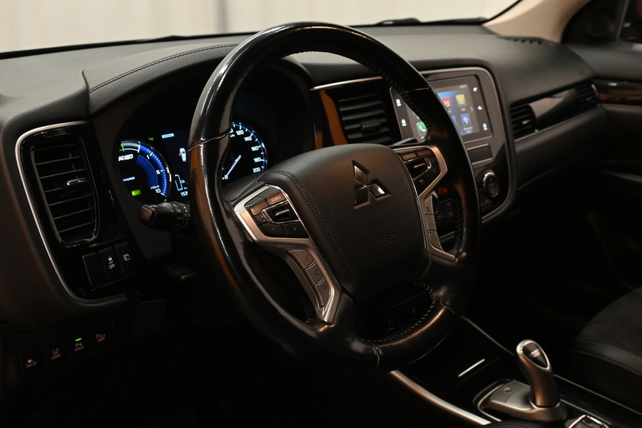 Mitsubishi Outlander PHEV vaihtoauto