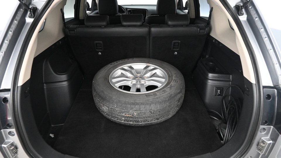 Mitsubishi Outlander PHEV vaihtoauto