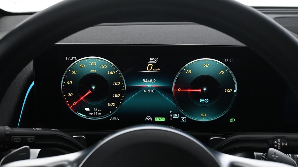 Mercedes-Benz EQB vaihtoauto