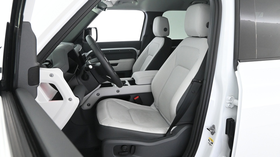 Land Rover Defender vaihtoauto