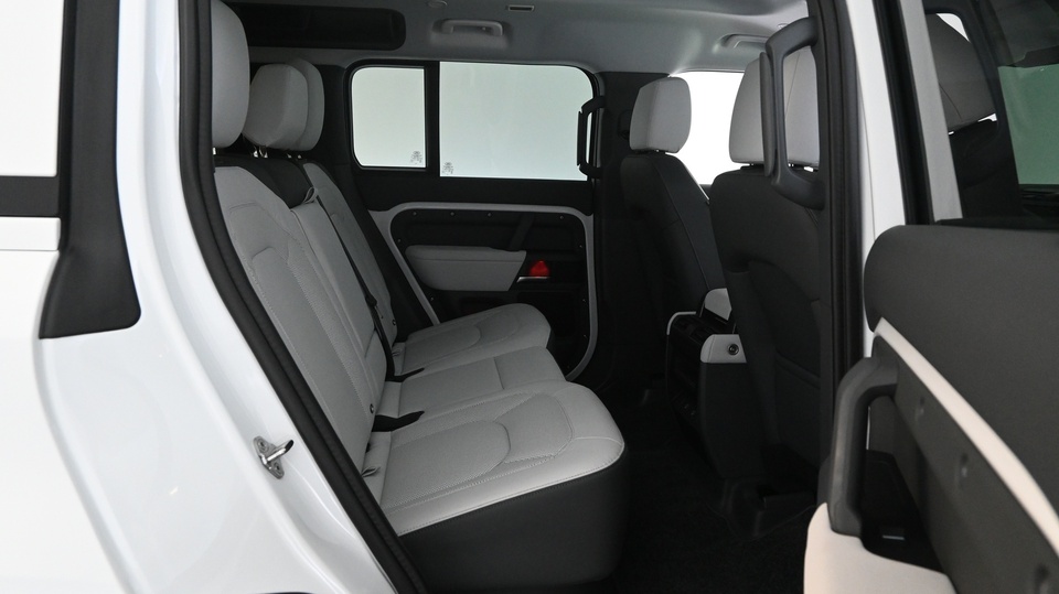 Land Rover Defender vaihtoauto