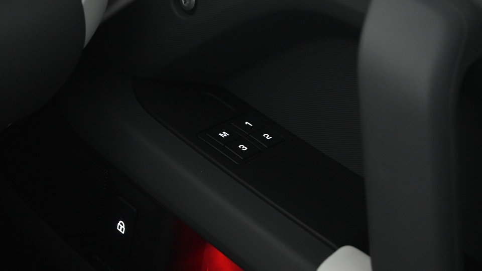 Land Rover Defender vaihtoauto