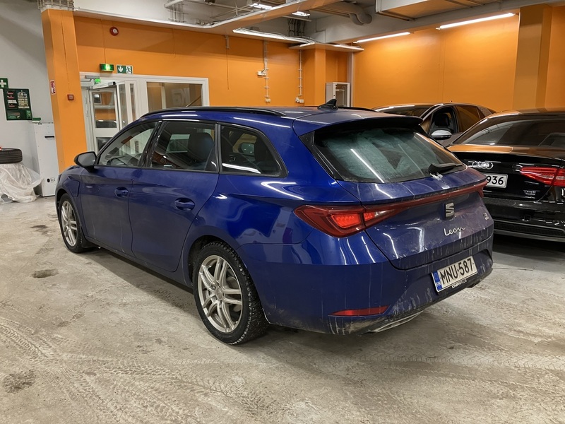SEAT Leon Sportstourer vaihtoauto