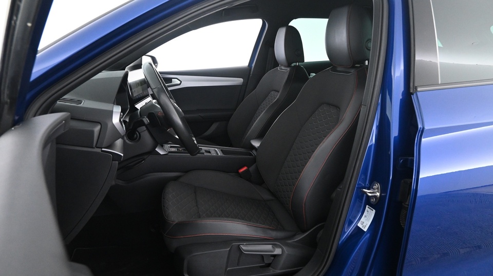 SEAT Leon Sportstourer vaihtoauto