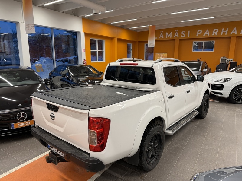 Nissan Navara vaihtoauto