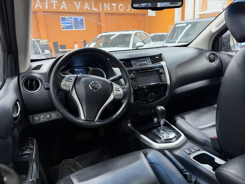 Nissan Navara vaihtoauto