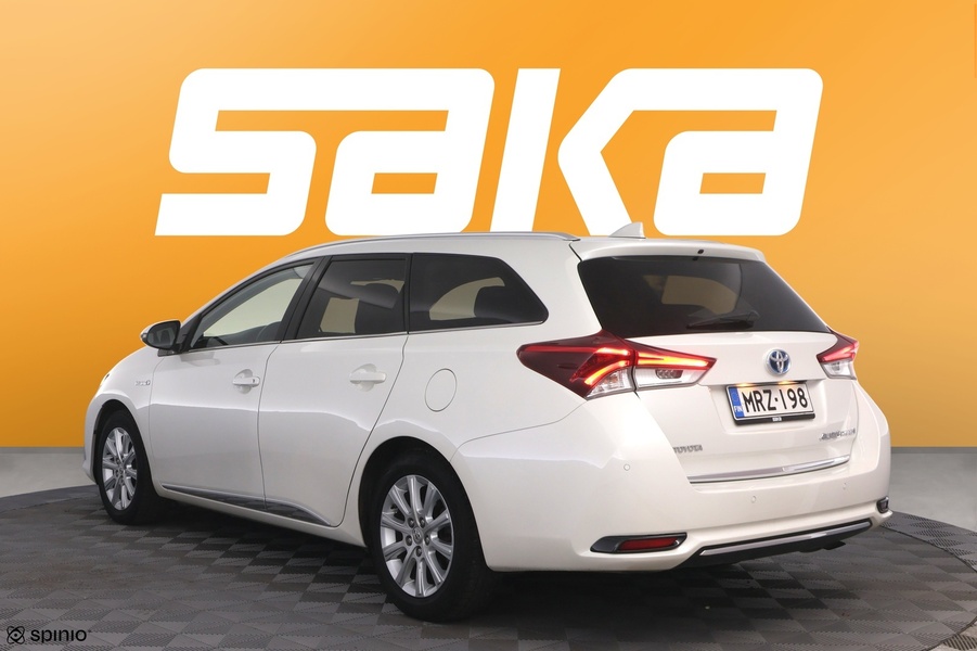 Toyota Auris vaihtoauto