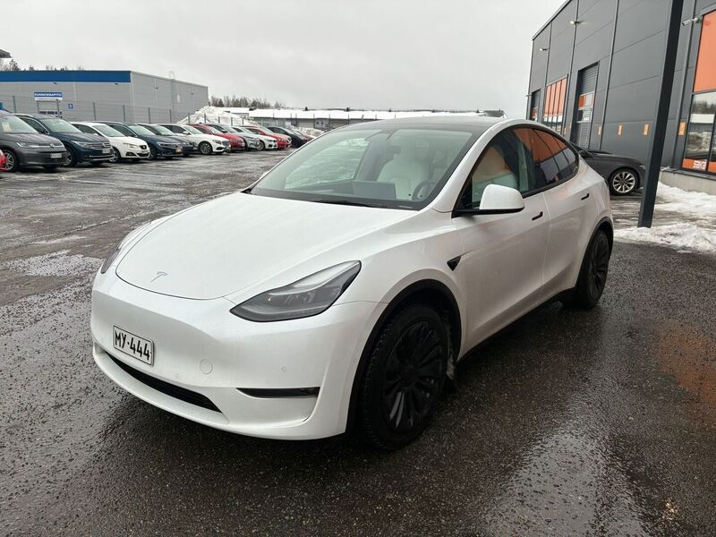 Tesla Model Y vaihtoauto