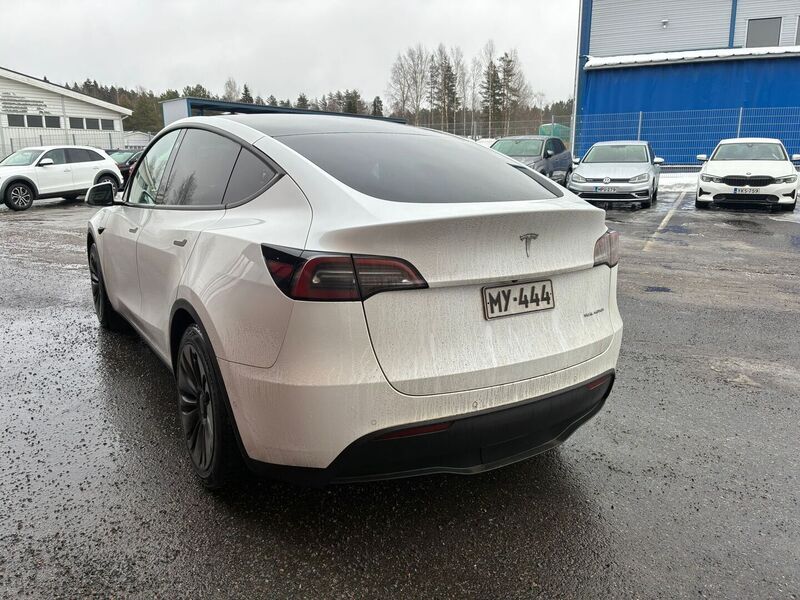 Tesla Model Y vaihtoauto