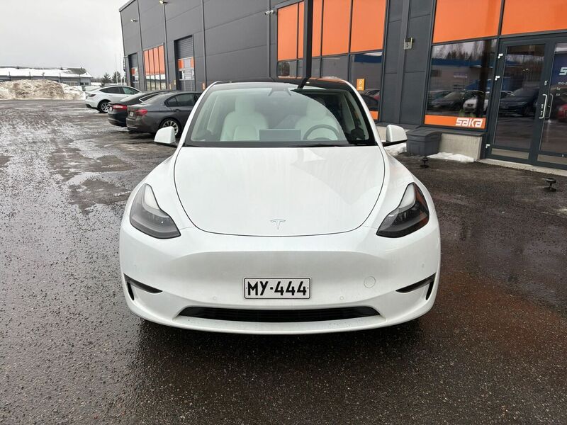Tesla Model Y vaihtoauto