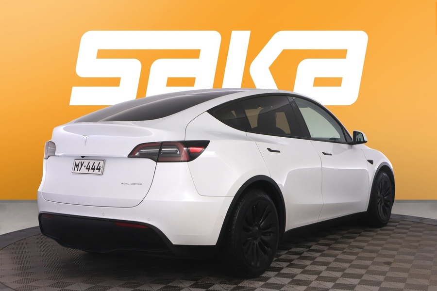 Tesla Model Y vaihtoauto