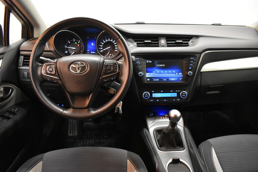 Toyota Avensis vaihtoauto