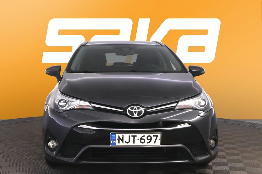 Toyota Avensis vaihtoauto