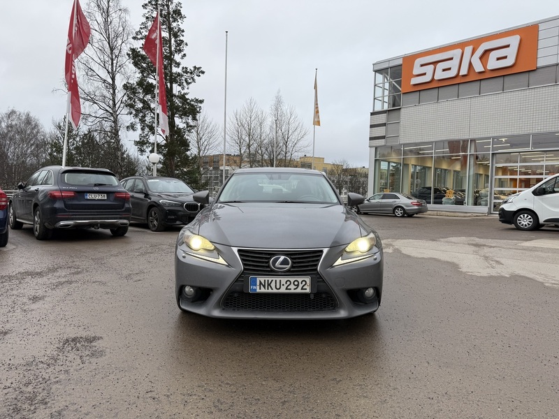 Lexus IS vaihtoauto