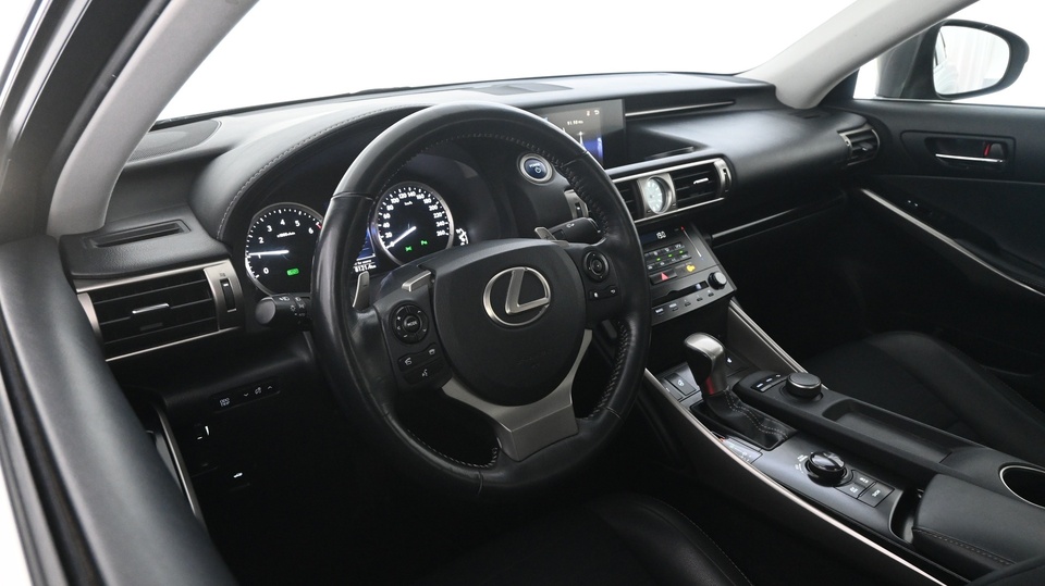 Lexus IS vaihtoauto