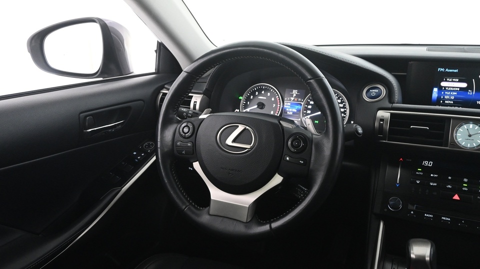 Lexus IS vaihtoauto