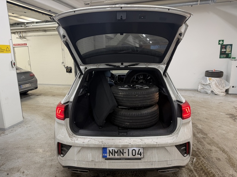 Volkswagen T-Roc vaihtoauto