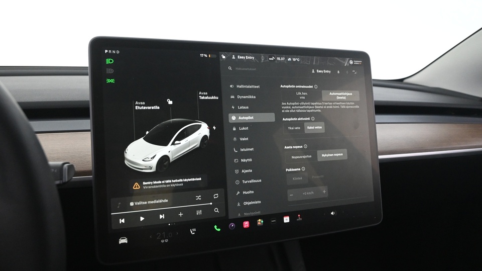 Tesla Model 3 vaihtoauto