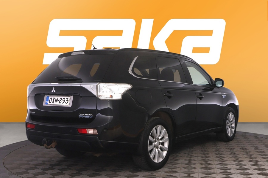 Mitsubishi Outlander PHEV vaihtoauto