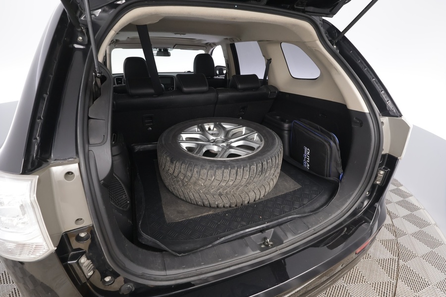 Mitsubishi Outlander PHEV vaihtoauto