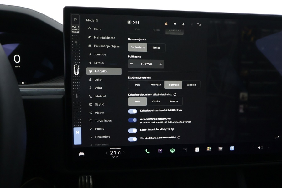 Tesla Model S vaihtoauto