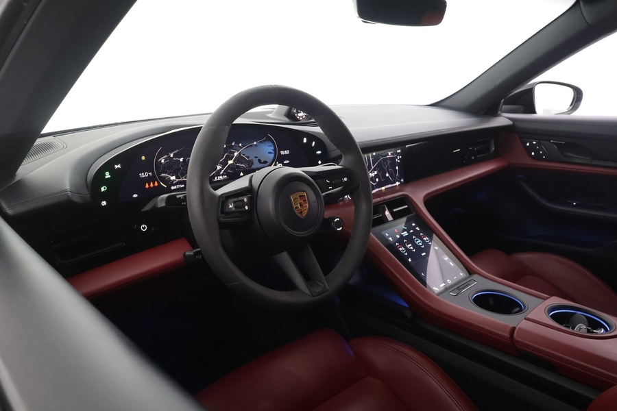 Porsche Taycan vaihtoauto