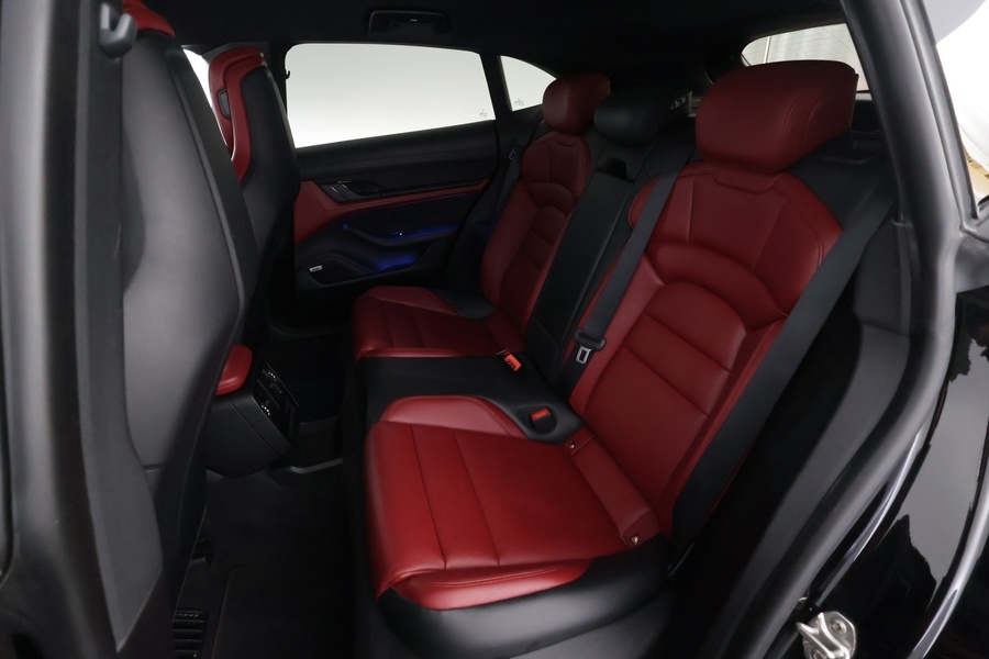 Porsche Taycan vaihtoauto