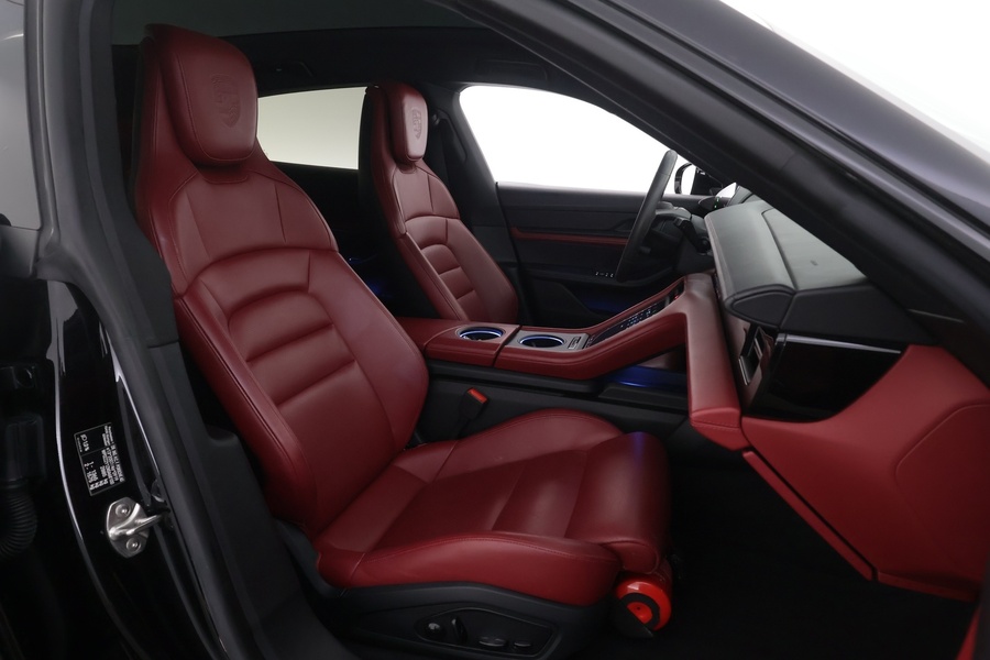 Porsche Taycan vaihtoauto