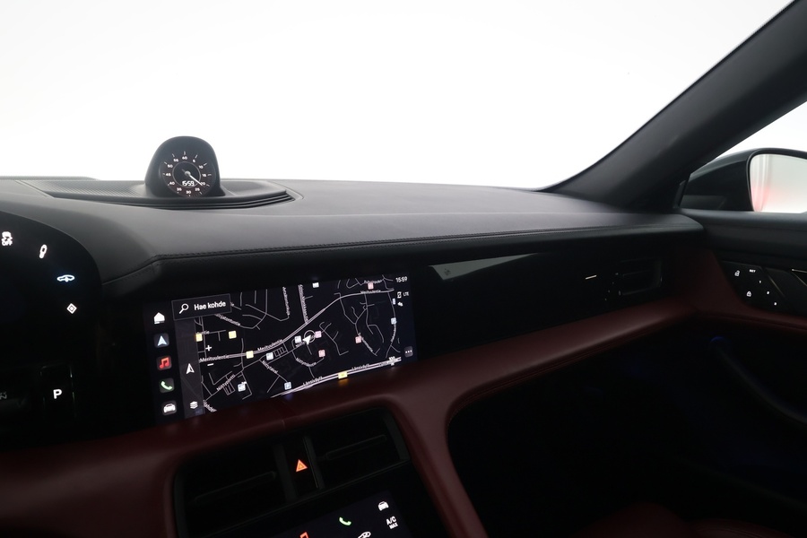 Porsche Taycan vaihtoauto