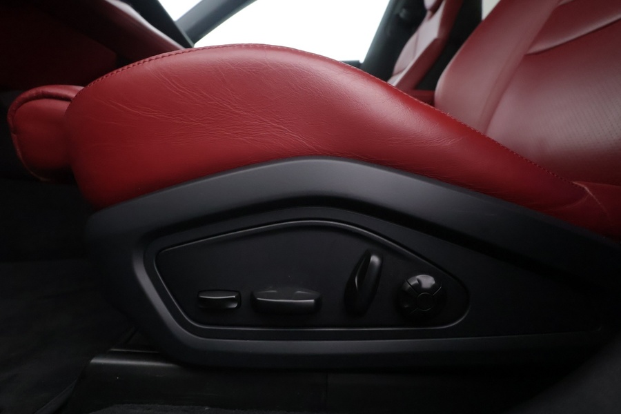 Porsche Taycan vaihtoauto