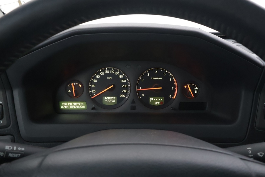 Volvo V70 vaihtoauto