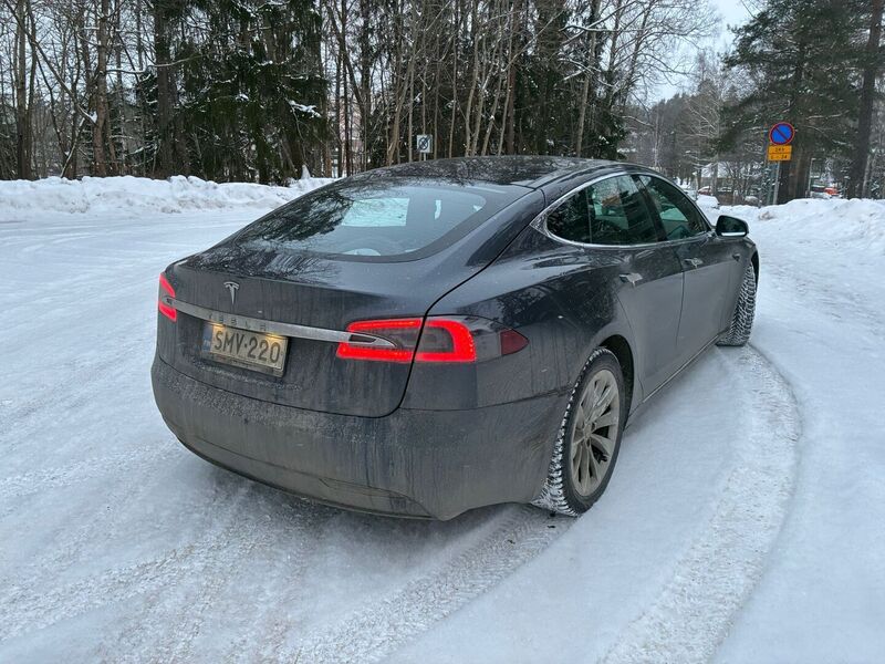 Tesla Model S vaihtoauto