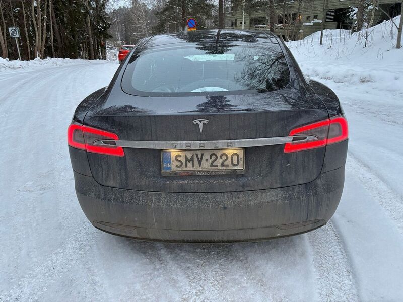 Tesla Model S vaihtoauto