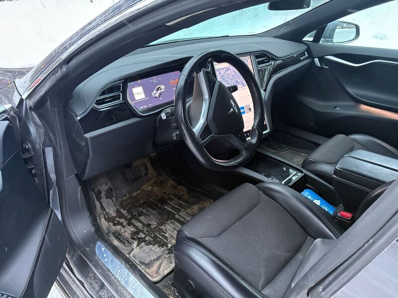 Tesla Model S vaihtoauto