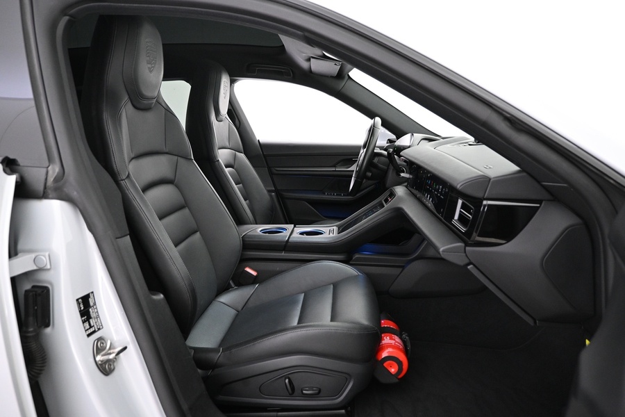 Porsche Taycan vaihtoauto