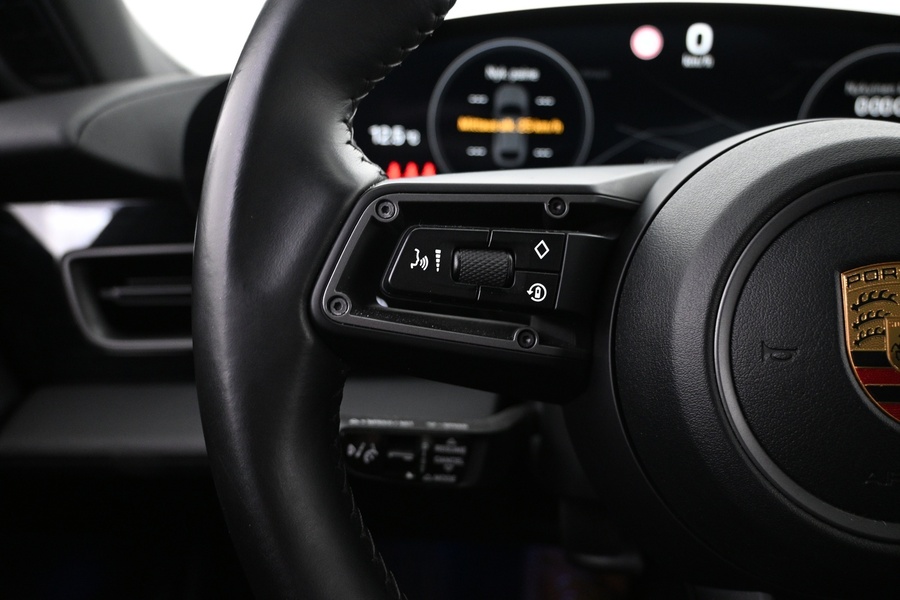 Porsche Taycan vaihtoauto